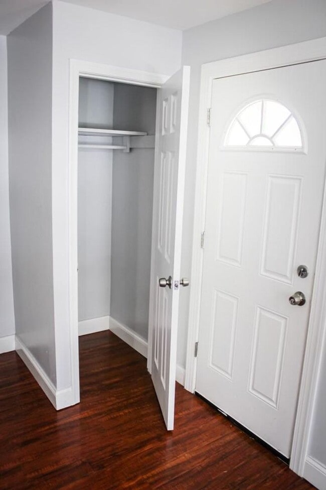 Building Photo - Stunning 3-Bedroom Home with Modern Amenities in a Prime Neighborhood!