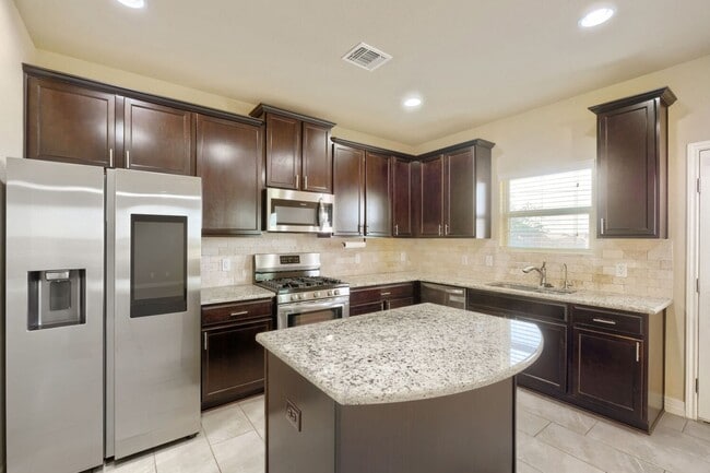 Building Photo - First time rental!