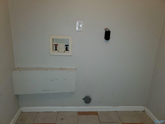 Building Photo - 2248 Norwood Dr NW