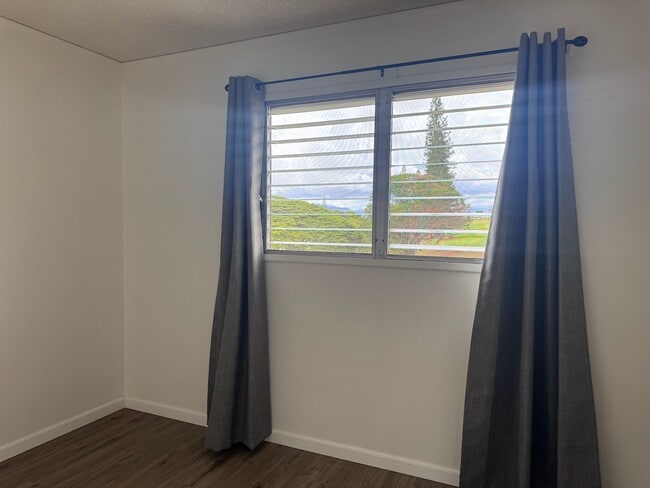 Building Photo - 3 Bedroom in Aiea - Looking over Golf Course