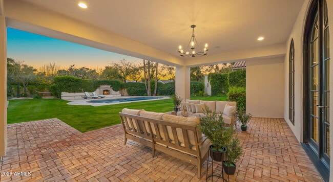 Building Photo - 8501 N Golf Dr