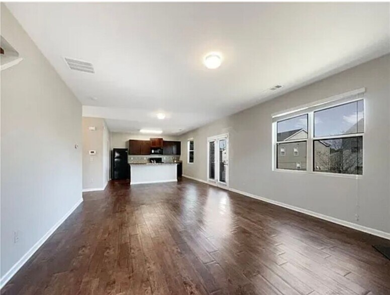 Building Photo - 444 Lake Ridge Ln