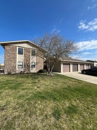 Building Photo - 5820 Wilshire Ct