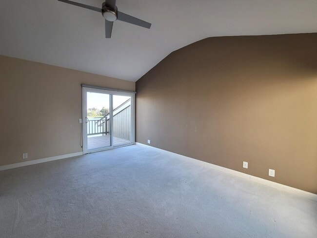 Building Photo - 572 Marlin Ct