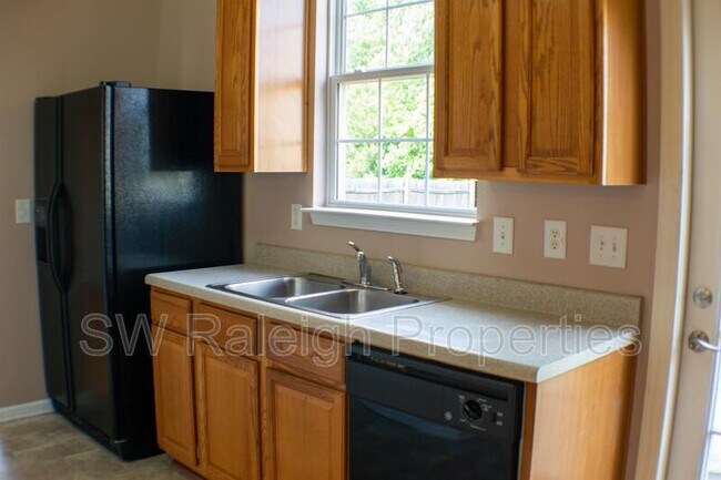 Building Photo - 5145 Mabe Dr