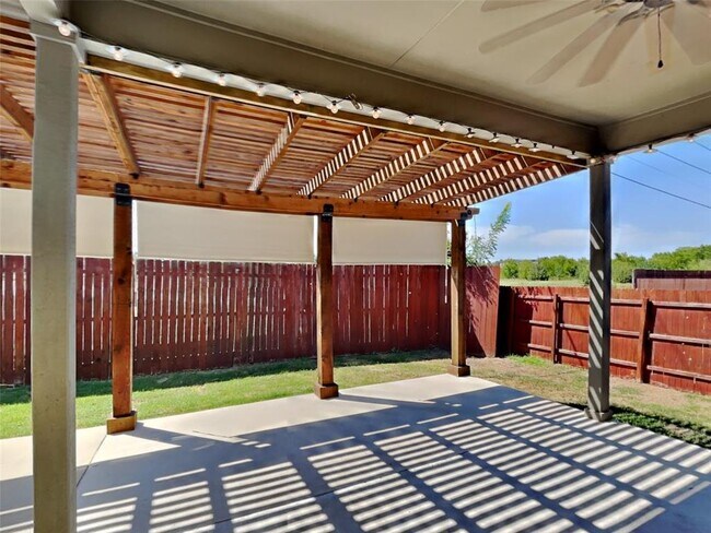 Building Photo - 16240 Travesia Way