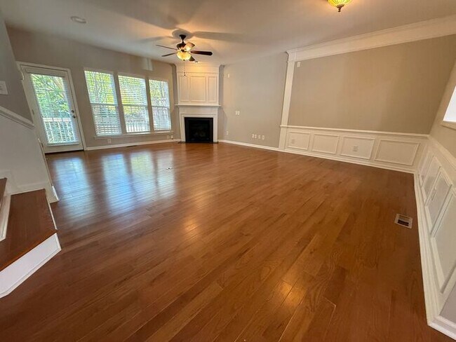 Building Photo - Prime Raleigh Location Near Crabtree & Downtown – Stunning 3BR Townhome