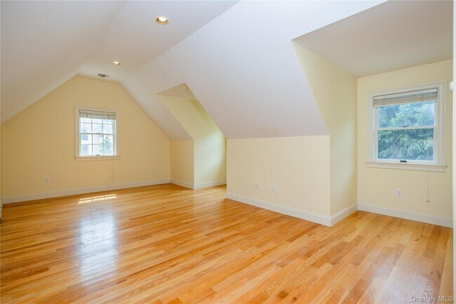 Building Photo - 23 Sandyfields Ln