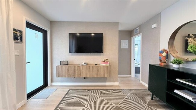 Building Photo - 433 NW 15th Way