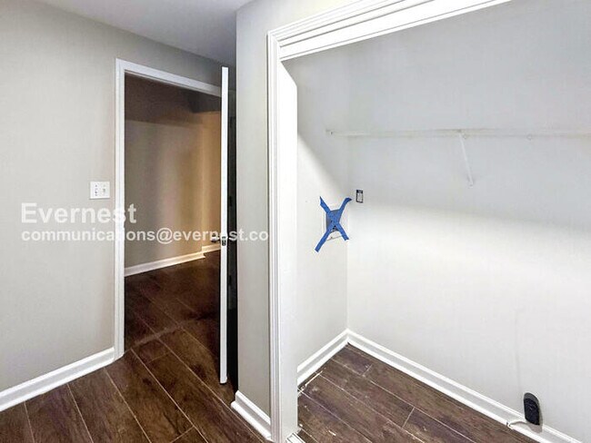 Building Photo - 8234 4th Ave S