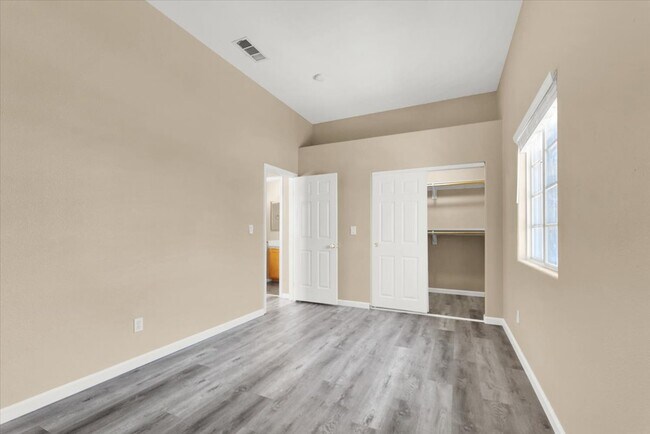 Building Photo - 4646 Spruce Oak Dr