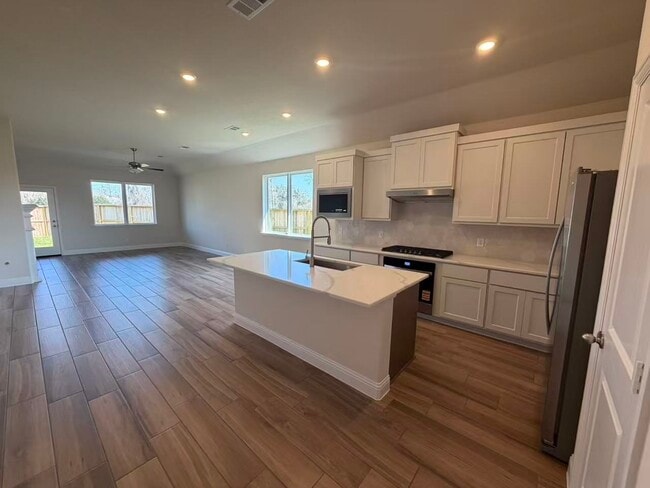 Building Photo - 4014 Colony Ln