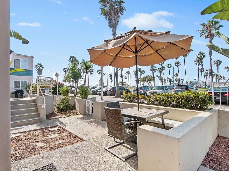 Building Photo - 735 San Fernando Pl