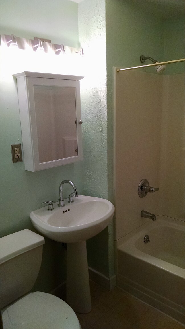 BATHROOM - 182 Merrimac St