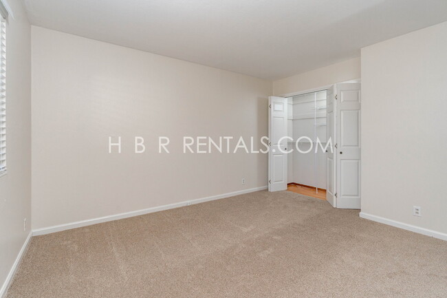 Building Photo - Charming Three Bedroom Single Story Liverm...