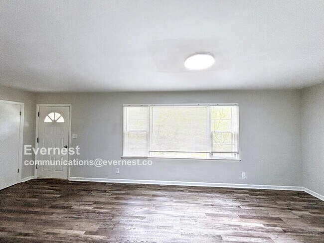 Building Photo - Charming 4-Bedroom Home with Comfort and O...