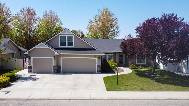 Primary Photo - 5483 N Black Sand Ave