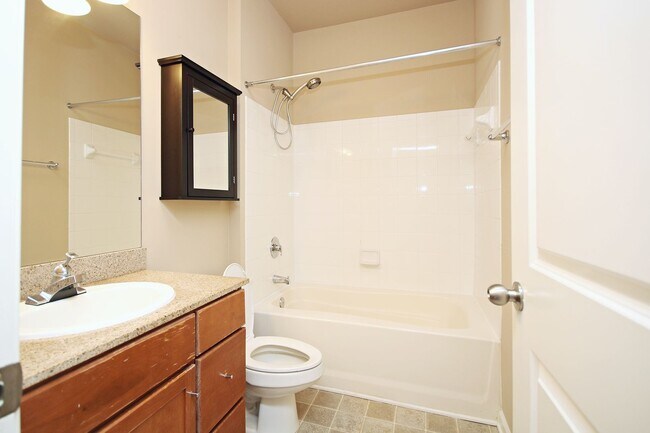 Building Photo - Pet-Friendly 1BR Condo- Walk to UVA Medical Center