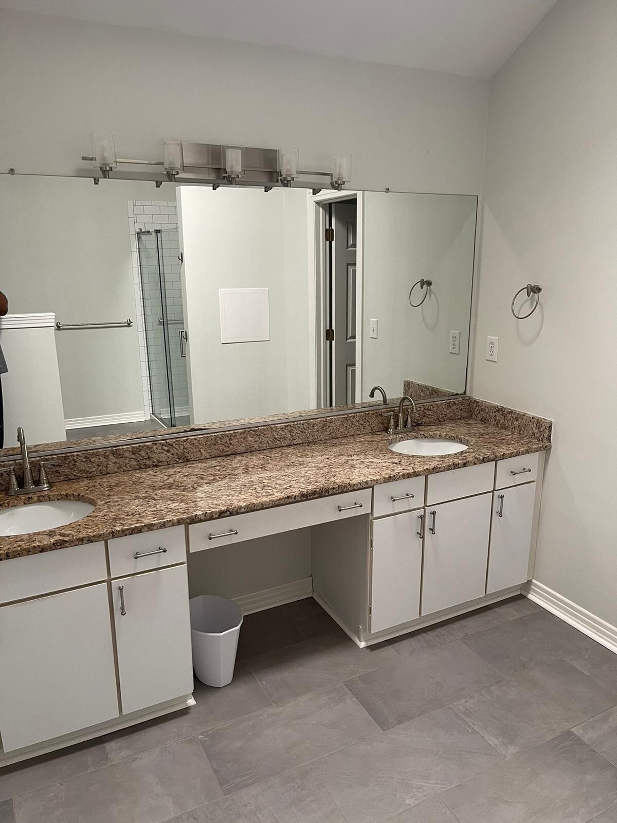 Building Photo - 404 Grace Ave