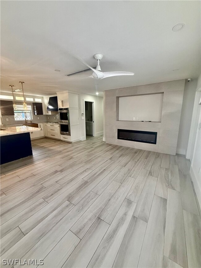 Building Photo - 733 Pine Cone Ln