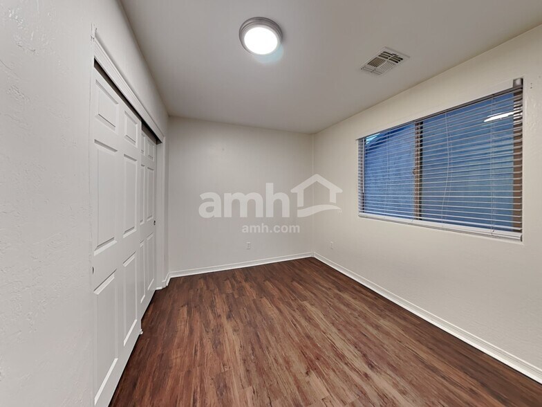 Building Photo - 4717 S Antonio