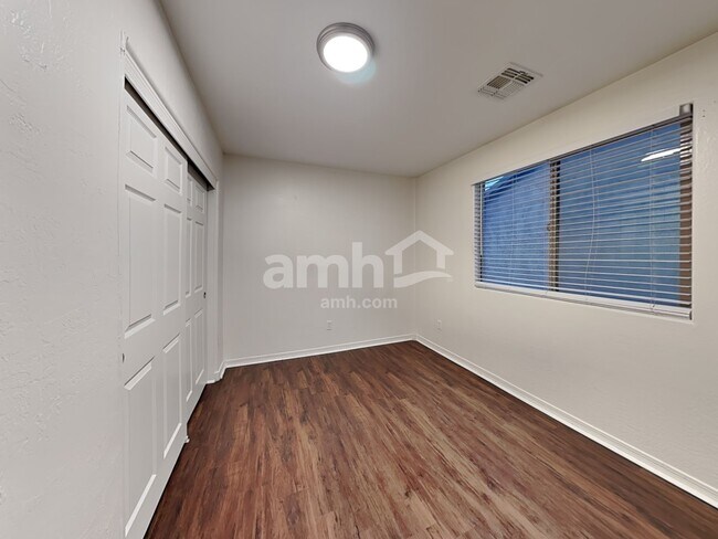 Building Photo - 4717 S Antonio