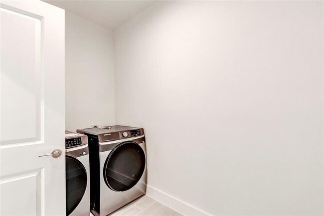 Building Photo - 1832 Asti Ln