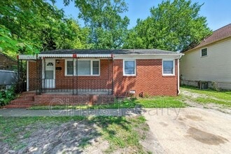 Building Photo - 2113 Victoria Blvd