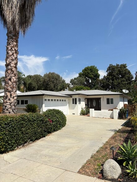 Primary Photo - 22051 San Miguel St