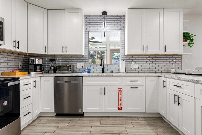 Building Photo - 971 Keene Rd