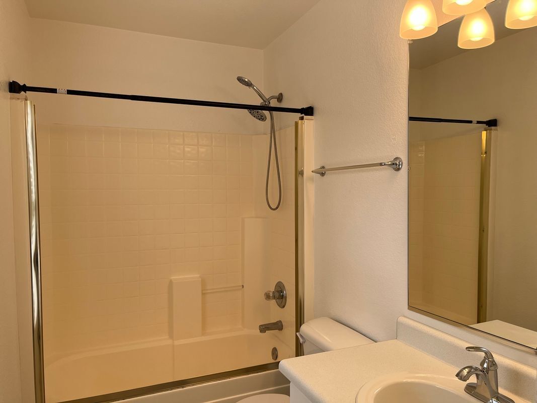 Building Photo - 2403 E Palm Beach Dr