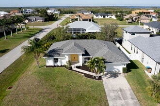 Building Photo - 2652 SW 29th Ave