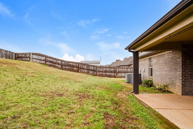 Building Photo - 2600 Molly Ln