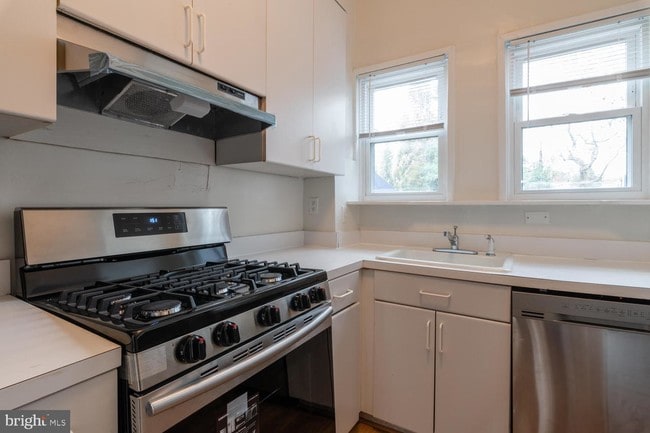 Building Photo - 2723 Dumbarton St NW