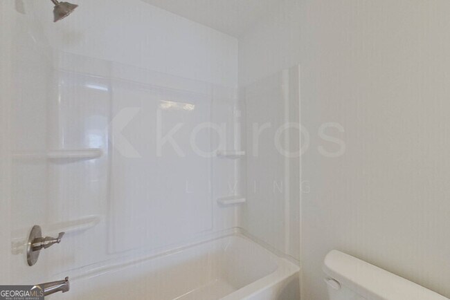 Building Photo - 111 English Oak Ln