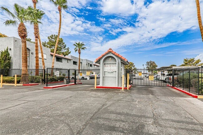 Building Photo - 5187 Caliente St