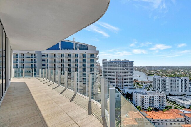 Building Photo - 525 N Fort Lauderdale Beach Blvd