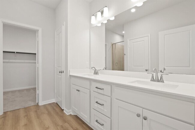 Building Photo - 209 Banyon Dr