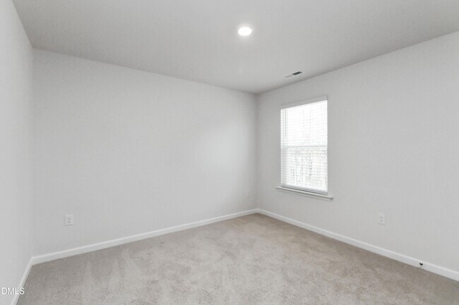 Building Photo - 258 Palm Dr