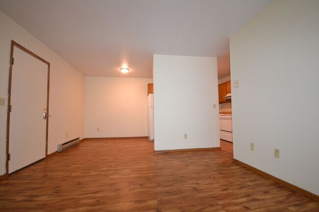 Building Photo - Marshfield Apartments