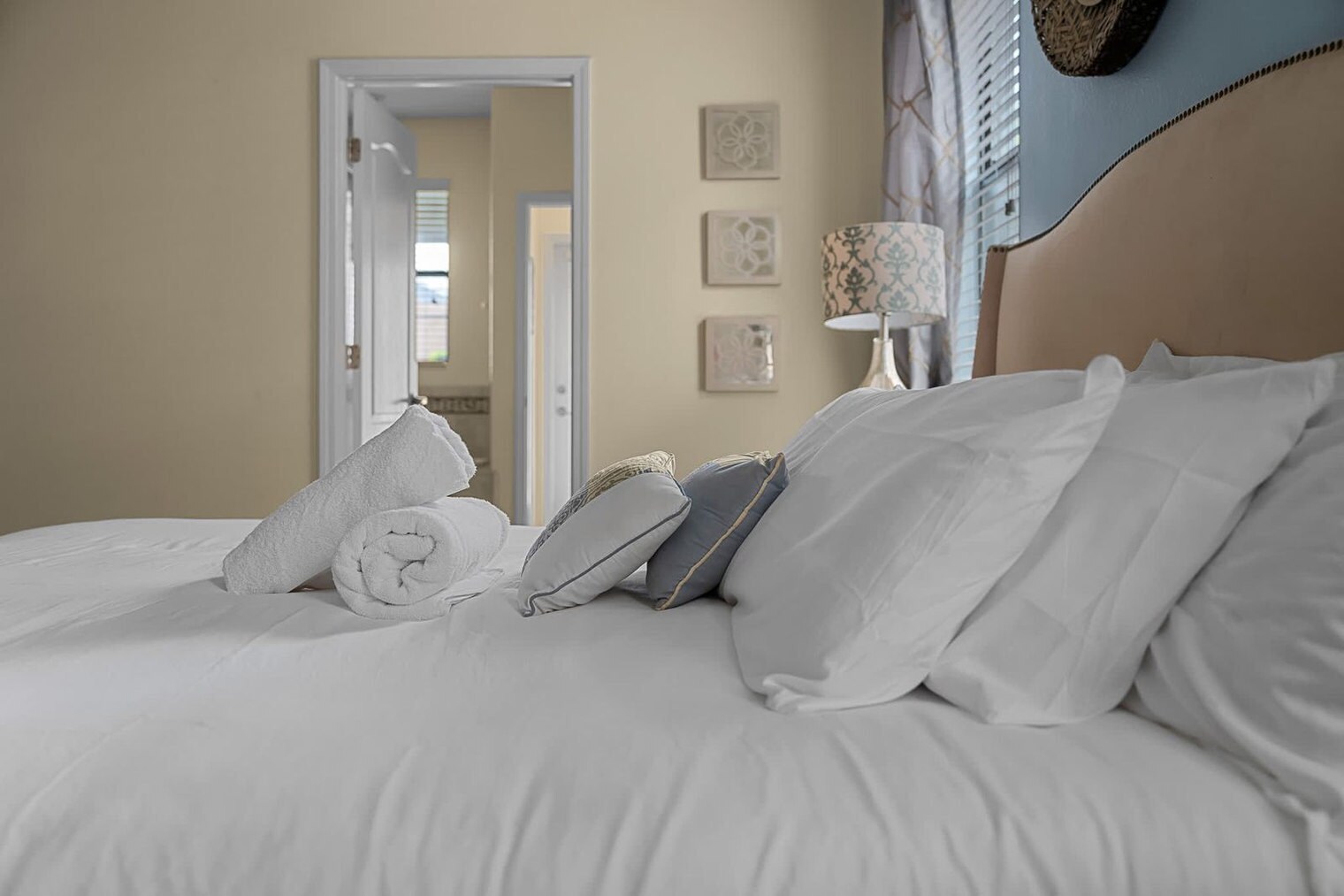 Building Photo - 1520 Moon Valley Dr