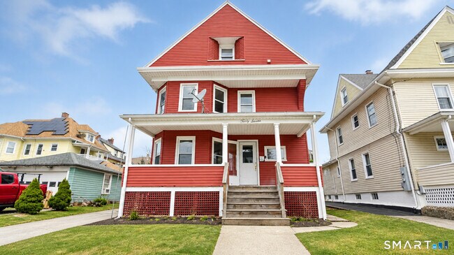 Building Photo - 47 Perry St