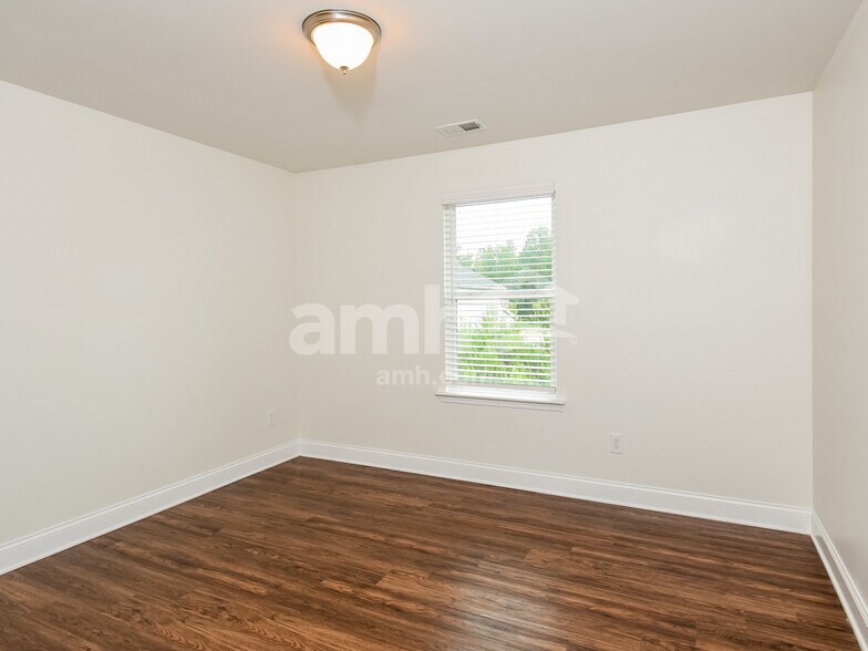 Building Photo - 205 Rivulet Dr