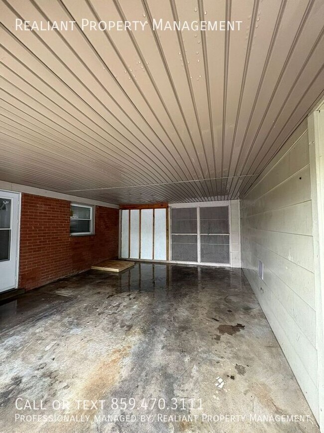Building Photo - 2180 Winterberry Dr