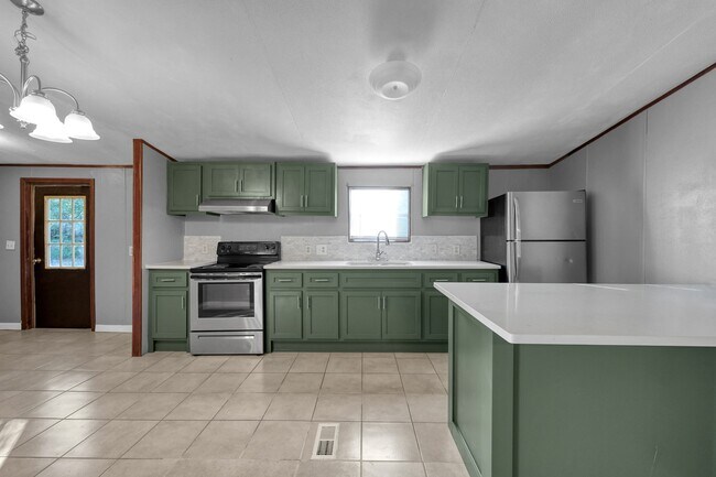 Building Photo - 14287 Forest Cir