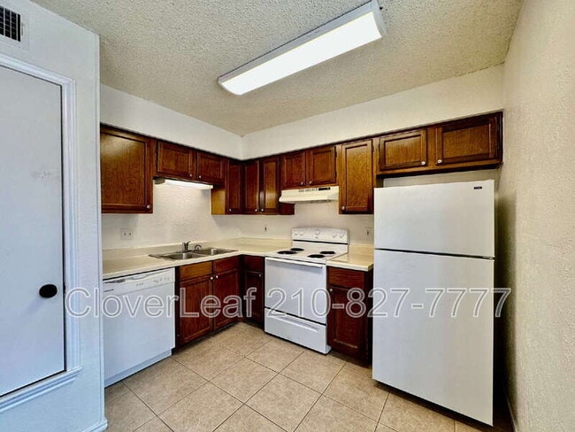 Building Photo - 10563 Starcrest Dr