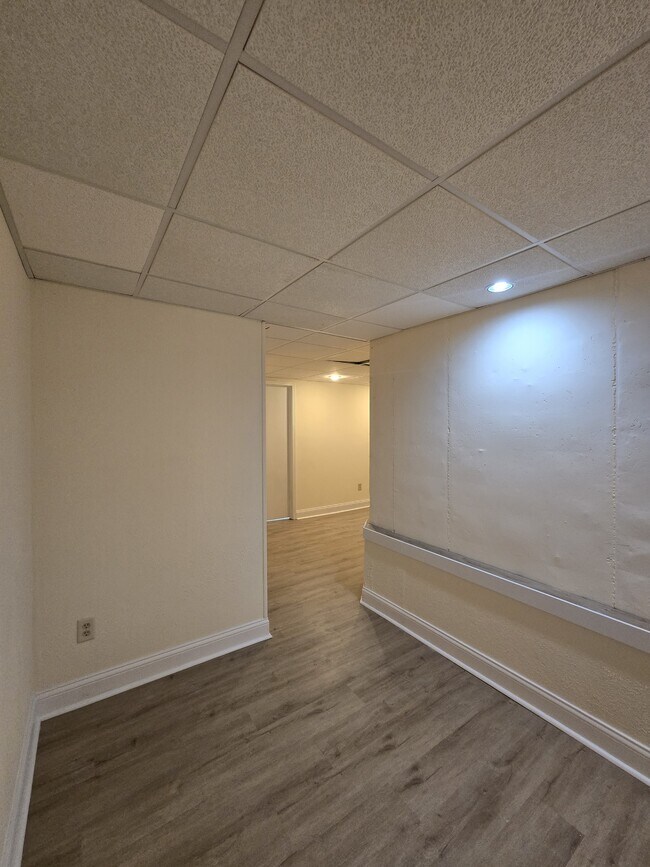 Building Photo - 5223 S Mosley St