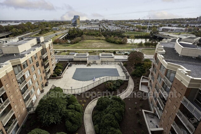 Building Photo - 3600 S Glebe Rd