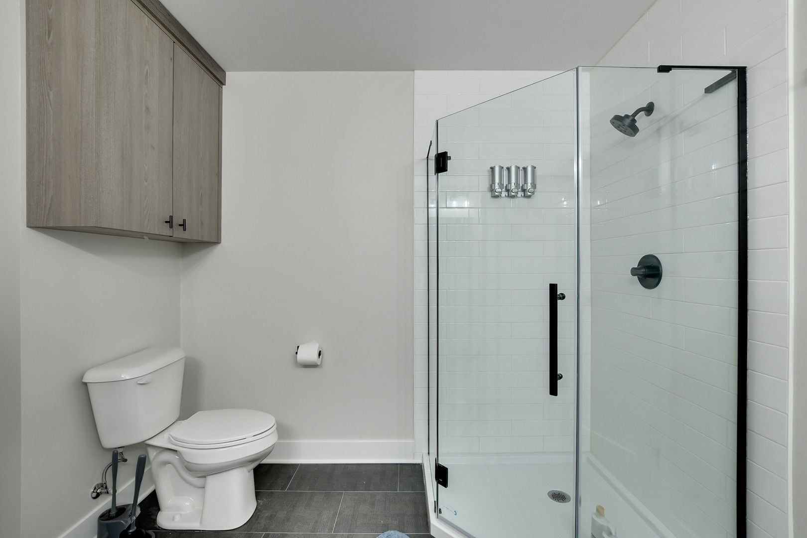 Standup Shower - 1013 Park Ave