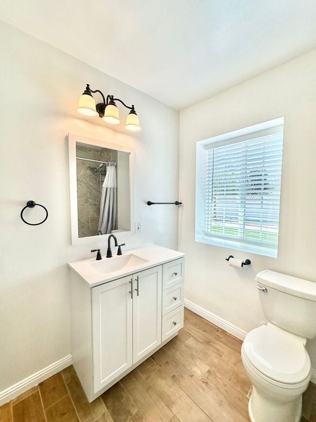 Building Photo - Stunning Top to Bottom, Inside & Out Remodel Job on this Rental Home, Minutes to Fallbrook or Bon...